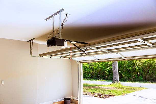 Top rated local Garage Door Installation specialists in César Chávez, TX
